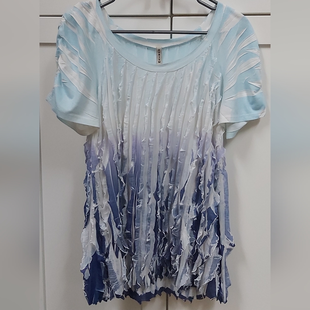 Cubism Ruffle Ombre Top - Picture 9 of 11